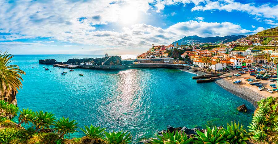Family Immigration to the EU through a residence permit in Portugal by real estate investment