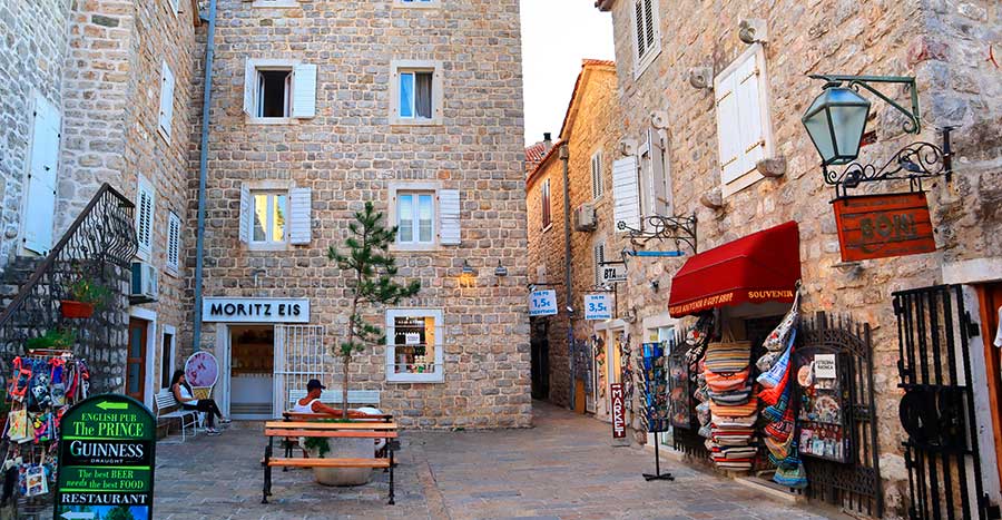 How to find a job in Montenegro and choose the right vacancy